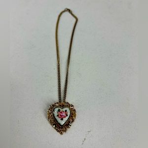 gold tone heart pendant necklace